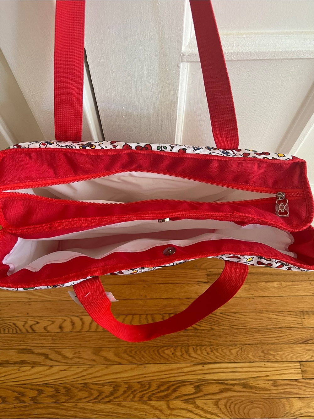 Igloo x Hello Kitty® Dual Compartment Tote Cooler Bag - Picture 5 of 8